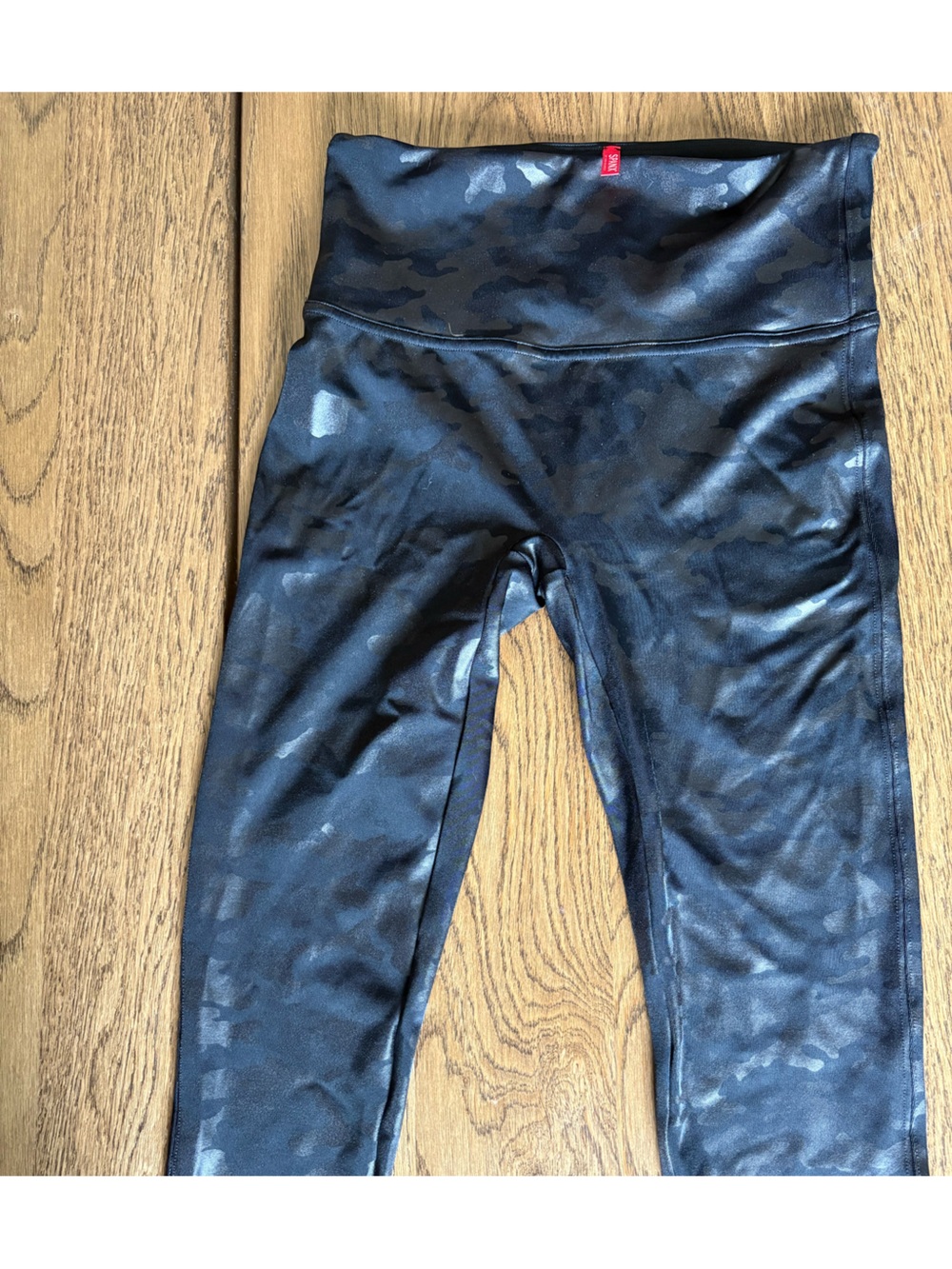 Spanx Black Camo High Rise Leggings Size Medium NWOT Matte Shine